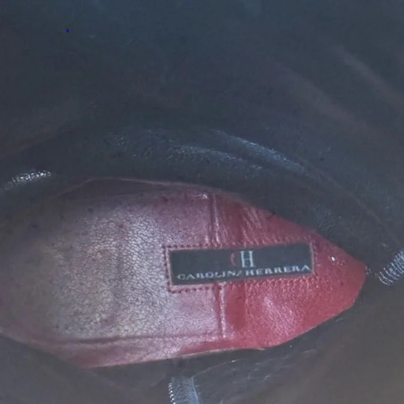 Elegant Carolina Herrera Black Leather Boots - Picture 10 of 12